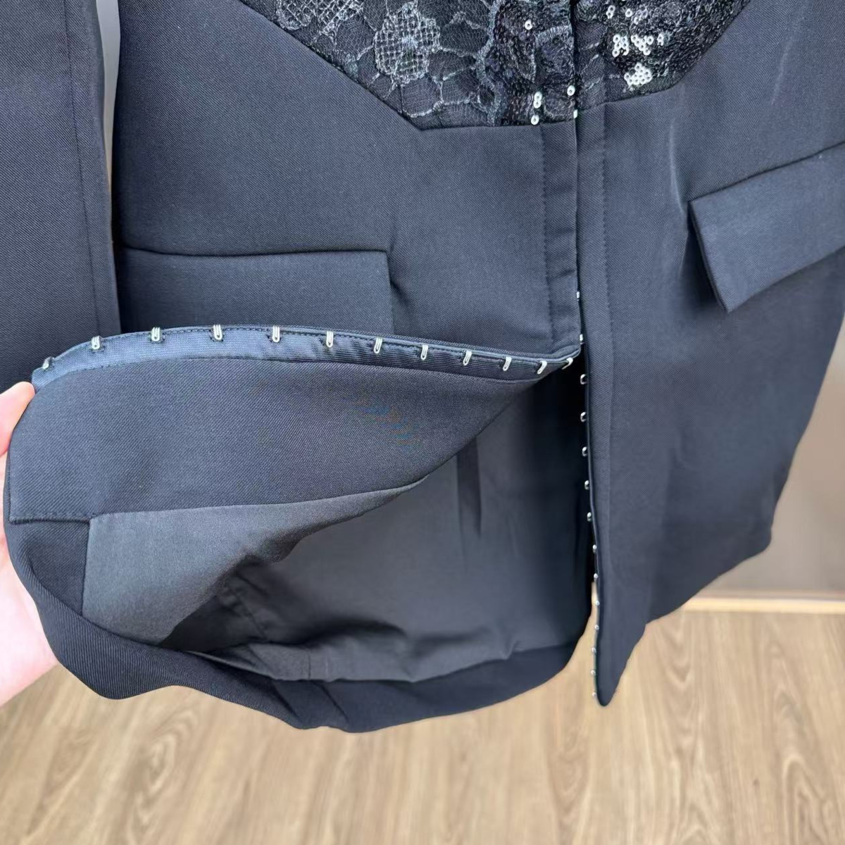 KT Elegant Lace Sequin Blazer  - Women Formal Wear Blazers ulasan dan harga
